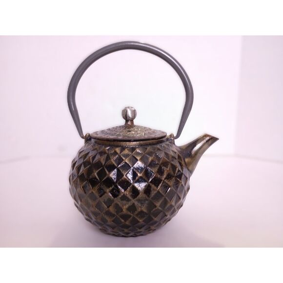 Geometric Pattern Cast Iron Japanese Style Tea or Coffee Pot 5" Tall Pot - Picture 5 of 16